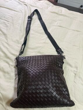 Bottega Veneta Men's Intrecciato Leather messenger Bag